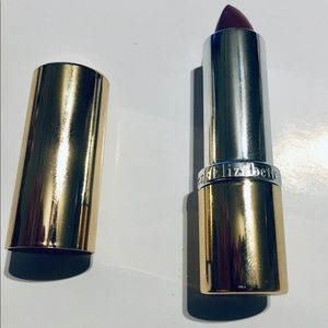 Elizabeth Arden Iced grape lipstick new